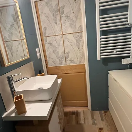 Appartement Indépendant Dans *